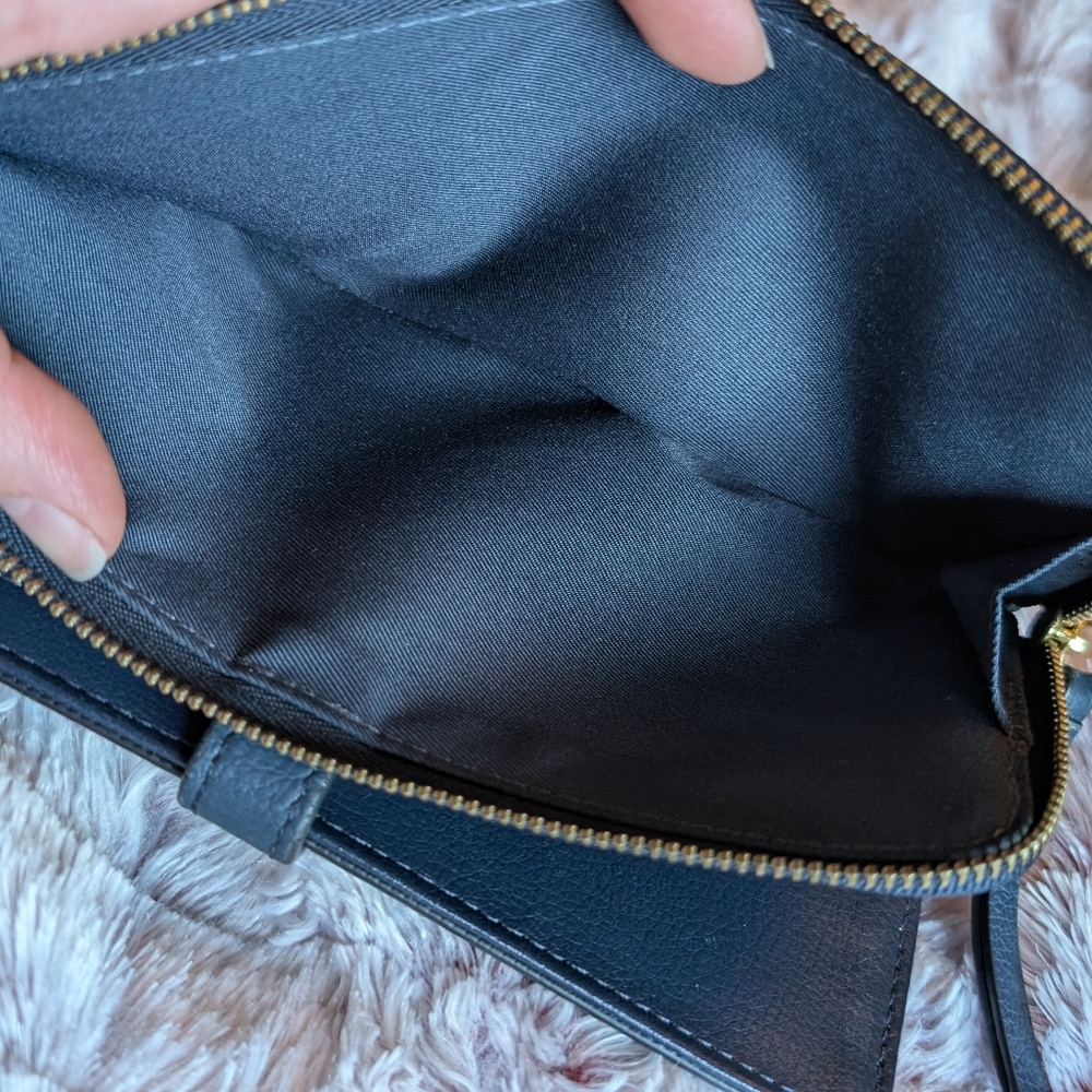 Authentic Fossil Women's Fiona Leather Tab Clutch - Picture 5 of 10